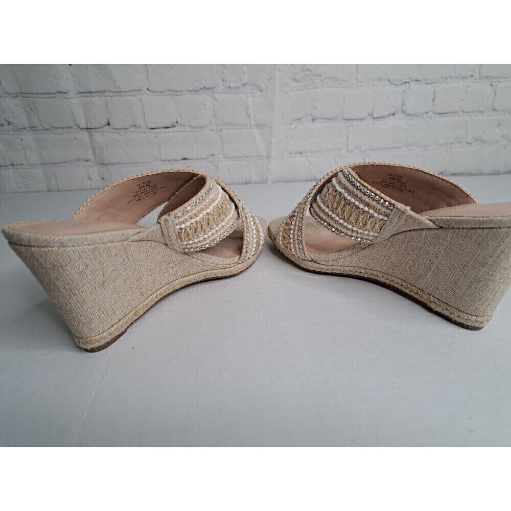 Kelly & Kate Women's sz 9M Beige Wedge 3.5 in. w Criss Cross Beaded Straps - Picture 5 of 6